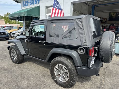 Used 2014 Jeep Wrangler Rubicon w/ Power Convenience Group AWD/4WD image 6