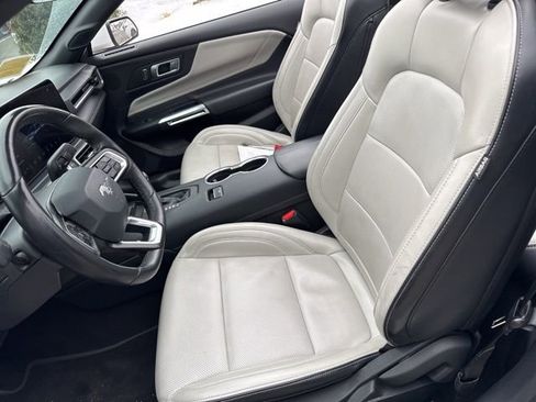 Used 2024 Ford Mustang Premium image 31