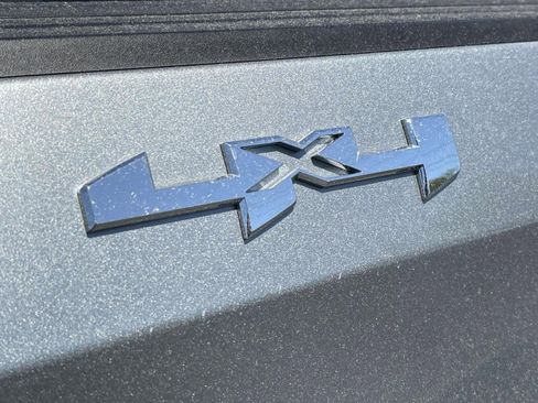 Used 2025 GMC Sierra 1500 SLT AWD/4WD image 8