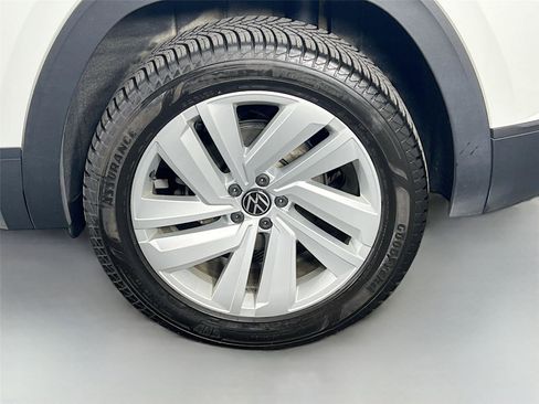 Used 2022 Volkswagen Atlas Cross Sport SE AWD/4WD image 31