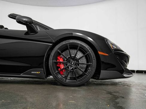 Used 2020 McLaren 600LT Spider RWD image 11