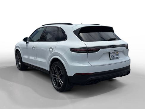Used 2022 Porsche Cayenne AWD/4WD image 3