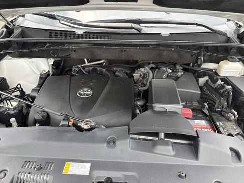 Used 2019 Toyota Highlander Limited Platinum AWD/4WD image 34