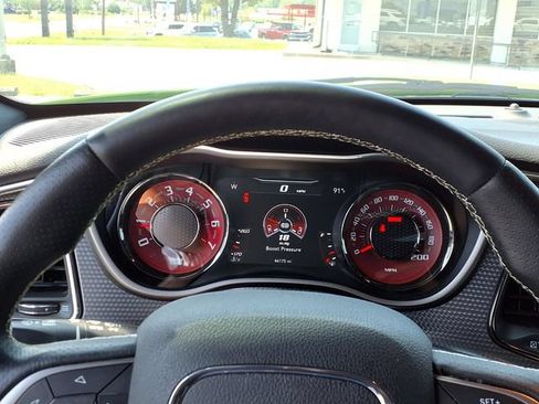Used 2015 Dodge Challenger SRT Hellcat RWD image 12