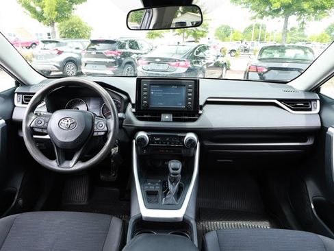 Used 2019 Toyota RAV4 LE FWD image 29