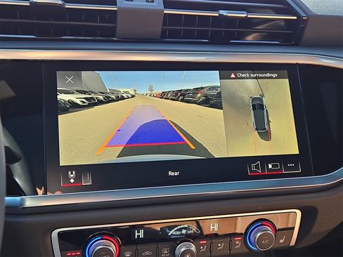 Certified 2024 Audi Q3 2.0T Premium Plus image 18