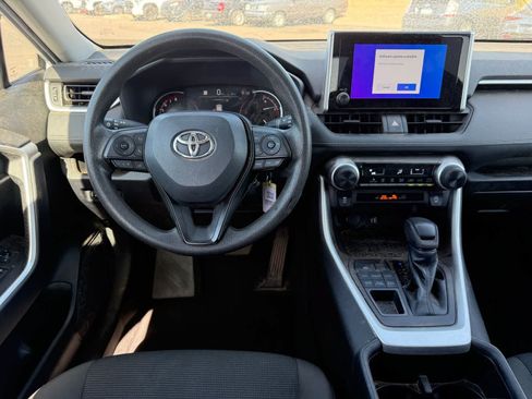 Used 2023 Toyota RAV4 LE AWD/4WD image 9