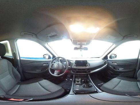 Used 2025 Nissan Rogue SV image 38