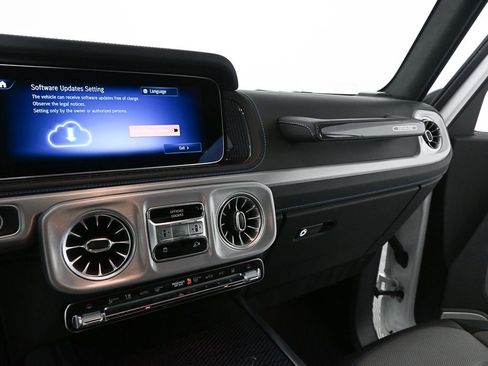 Used 2025 Mercedes-Benz G 580 w/ EQ Technology image 12