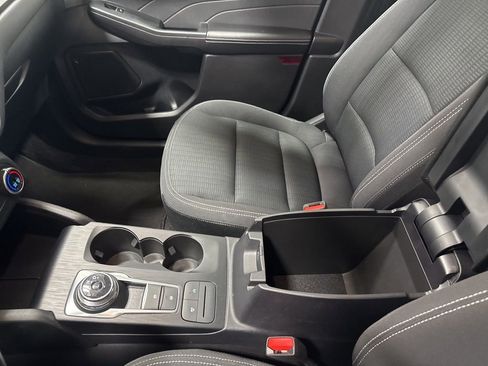 Used 2023 Ford Escape AWD image 39