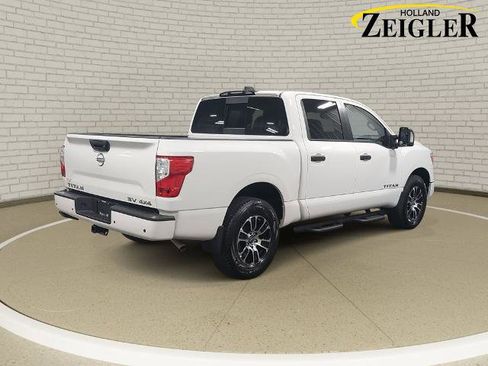 Certified 2024 Nissan Titan SV w/ SV Convenience Package AWD/4WD image 5