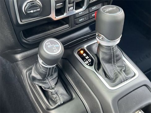 New 2025 Jeep Gladiator Sport image 24