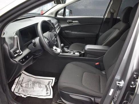 Used 2024 Kia Sportage LX image 14