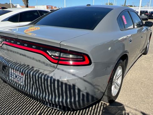 Used 2018 Dodge Charger SXT image 4