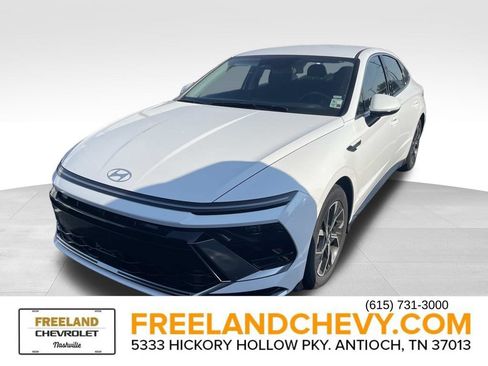 Used 2025 Hyundai Sonata SEL FWD image 2