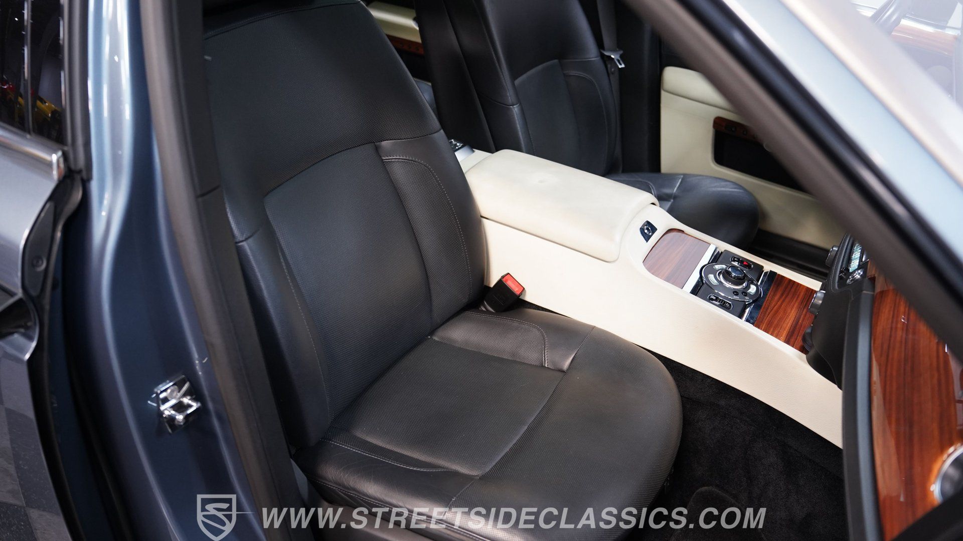 Used 2010 Rolls-Royce Ghost RWD image 40