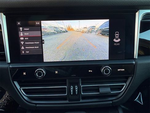 Used 2022 Porsche Macan image 20