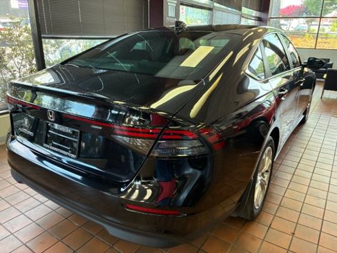 Used 2023 Honda Accord LX image 9