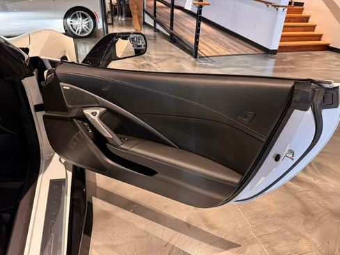 Used 2017 Chevrolet Corvette Z06 w/ Z07 Performance Package image 18