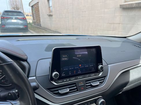 Used 2025 Nissan Altima 2.5 SR image 17