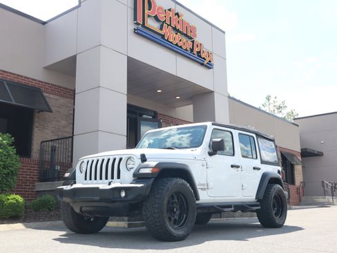 Used 2018 Jeep Wrangler Unlimited Sport AWD/4WD image 29