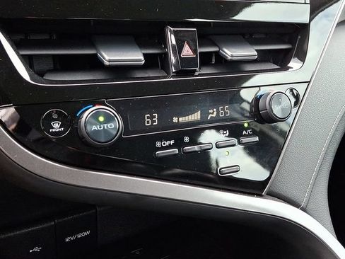 Used 2024 Toyota Camry XSE FWD image 12
