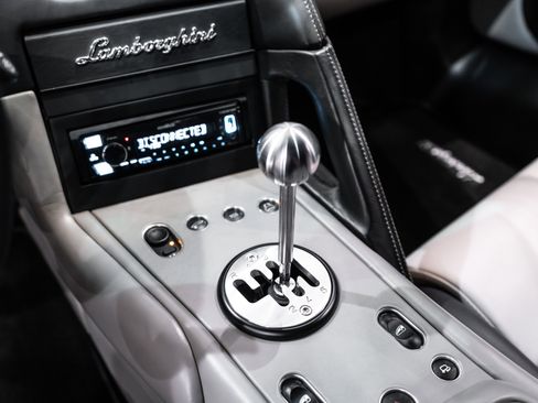 Used 2005 Lamborghini Murcielago Coupe image 18