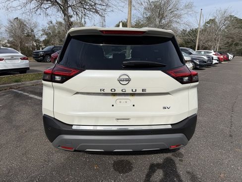 Used 2023 Nissan Rogue SV image 5