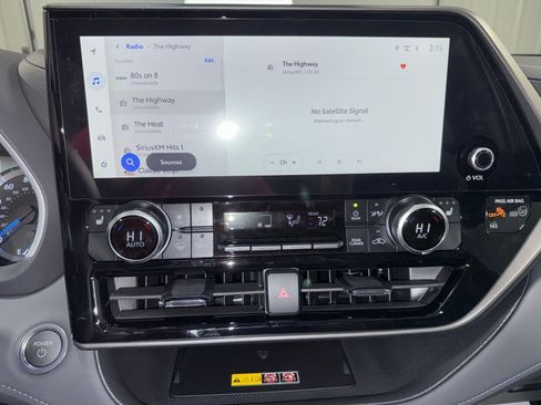 New 2026 Toyota Highlander XLE image 24