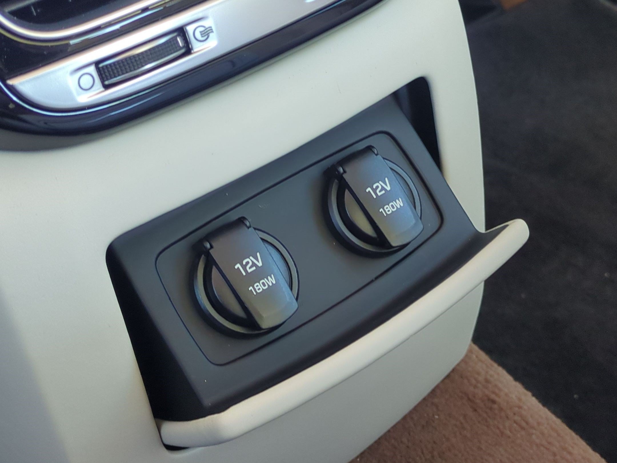 Used 2022 Genesis G90 5.0 Ultimate RWD image 39