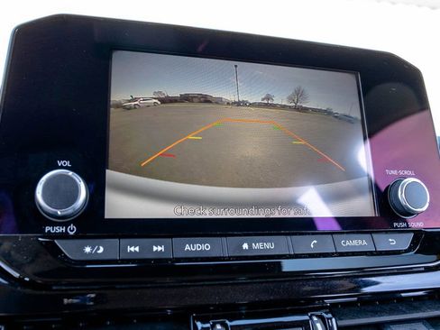 Used 2024 Nissan Pathfinder SV FWD image 29