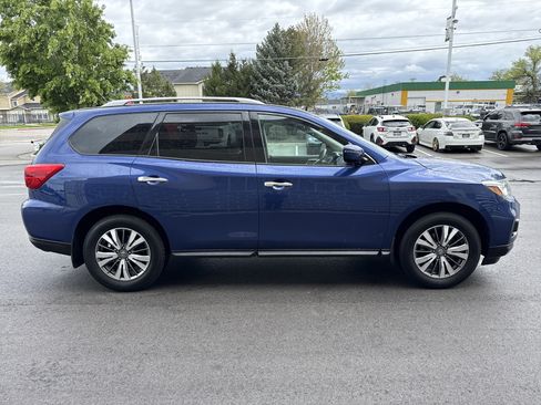 Used 2017 Nissan Pathfinder S AWD/4WD image 38