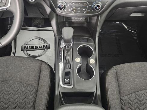 Used 2024 Chevrolet Equinox LT image 37