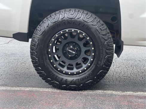 Used 2018 Chevrolet Silverado 1500 LT w/ All Star Edition AWD/4WD image 25