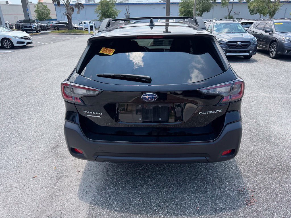 Used 2024 Subaru Outback Premium AWD/4WD image 6