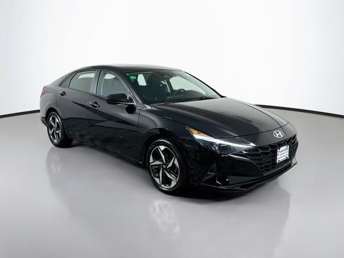 Used 2023 Hyundai Elantra SEL w/ Convenience Package FWD image 10