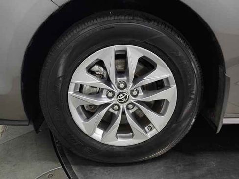 Used 2023 Toyota Sienna XLE image 13