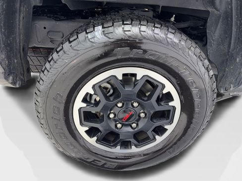Used 2025 Toyota Tacoma TRD Off-Road AWD/4WD image 84