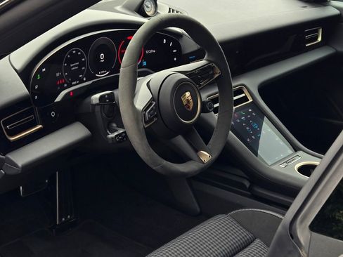 Used 2025 Porsche Taycan 4S image 4