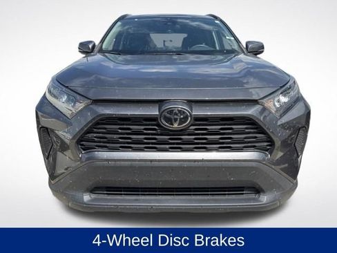 Used 2021 Toyota RAV4 LE FWD image 3