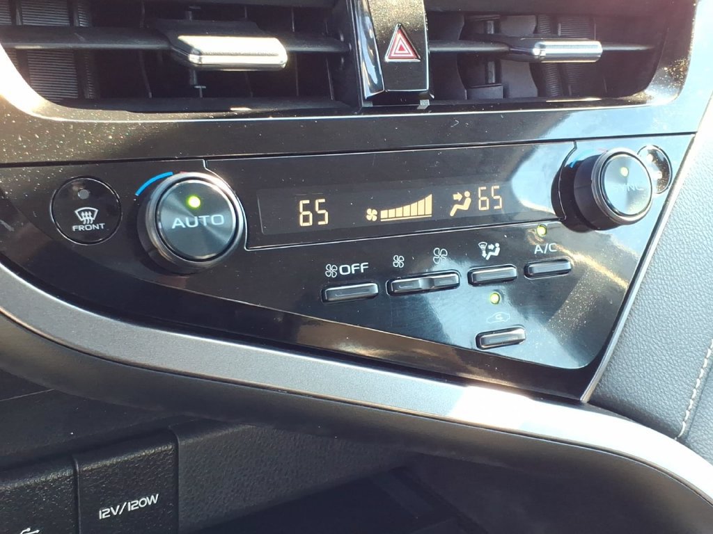 Used 2023 Toyota Camry SE FWD image 19