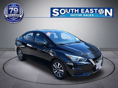 Used 2020 Nissan Versa SV FWD image 2