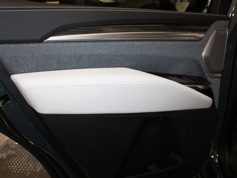 New 2026 Cadillac Escalade V image 15