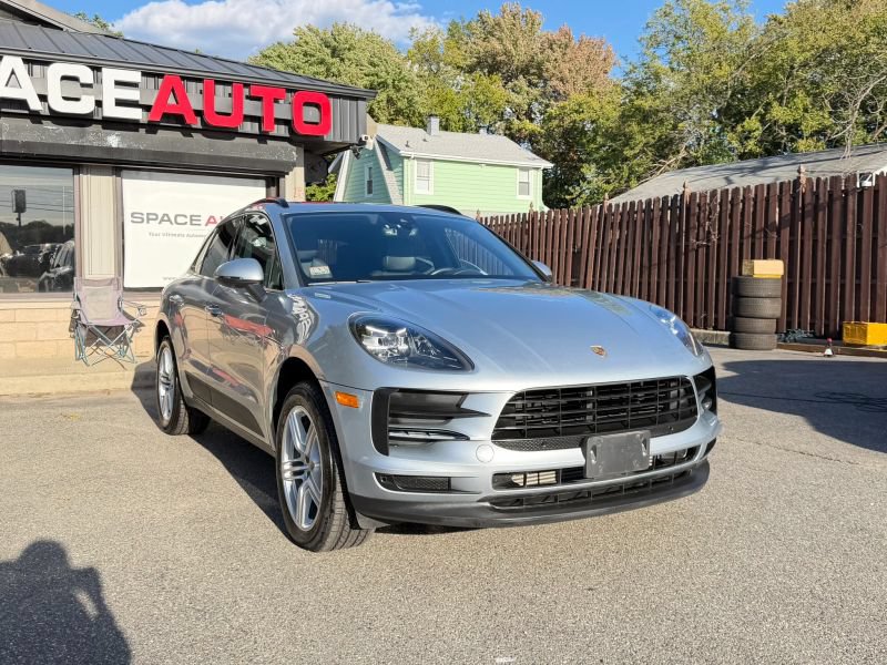 Used 2020 Porsche Macan AWD/4WD image 4