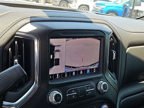Used 2023 GMC Sierra 2500 AT4 w/ AT4 Premium Plus Package AWD/4WD image 18