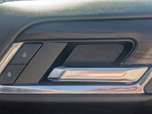 Used 2025 GMC Sierra 1500 SLT RWD image 33
