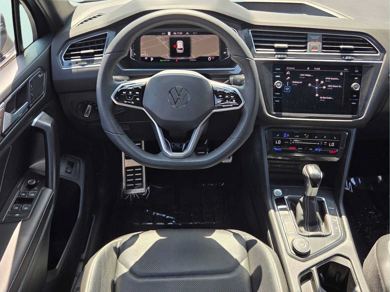 Used 2022 Volkswagen Tiguan SEL R-Line AWD/4WD image 14