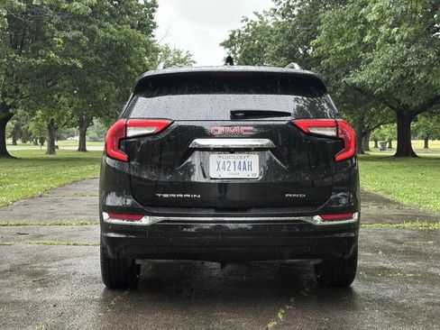 Used 2024 GMC Terrain Denali w/ Denali Premium Package AWD/4WD image 5