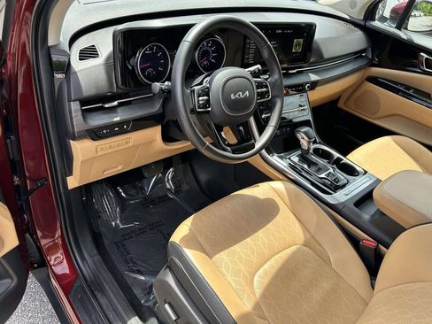 Used 2024 Kia Carnival EX FWD image 18