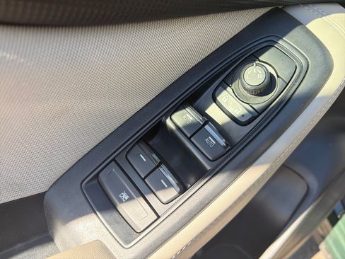 Used 2024 Subaru Forester Premium AWD/4WD image 15